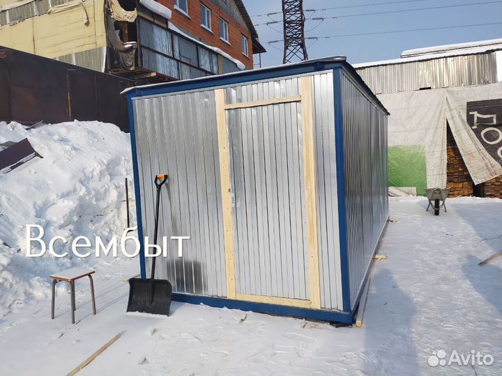 Зимняя бытовка с двухскатной крышей