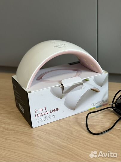 LED лампа для ногтей с гель-лаками много