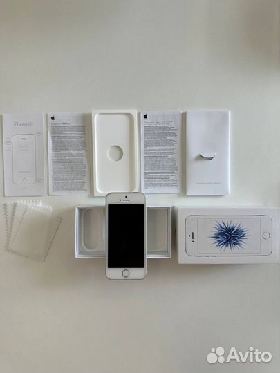 iPhone SE, 32 ГБ