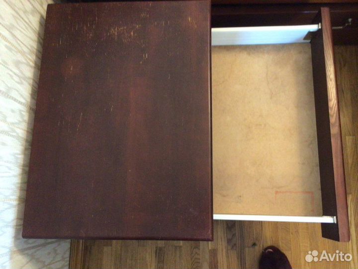 Прикроватные тумбы из массива дерева