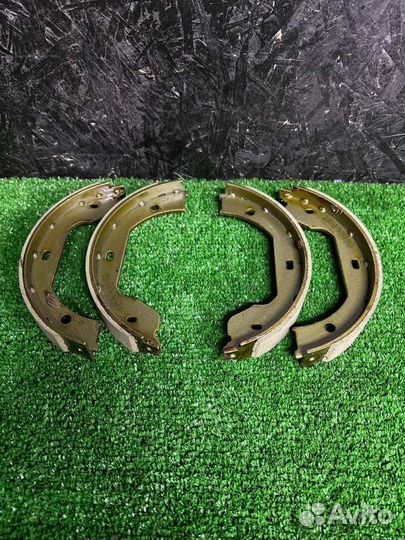 Тормозные колодки ручника заднее Bmw 5-Series
