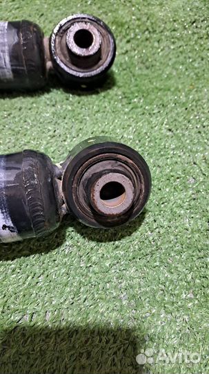 Амортизаторы задние Nissan Juke f15 2012г