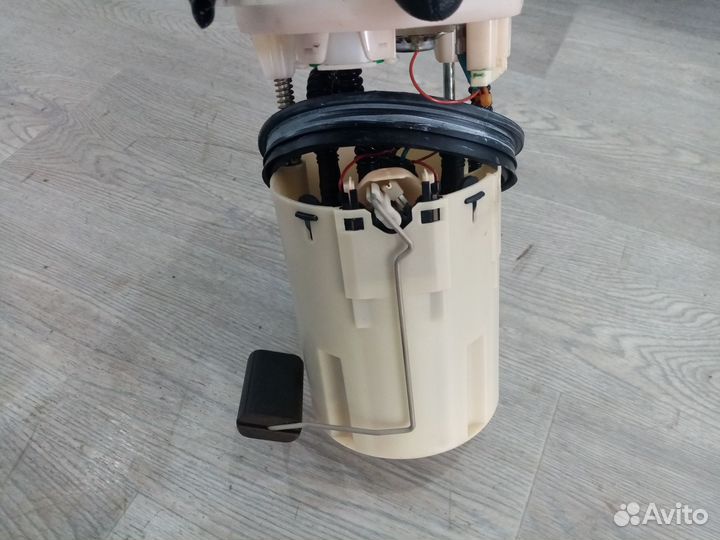 Топливный насос для Toyota Avensis II