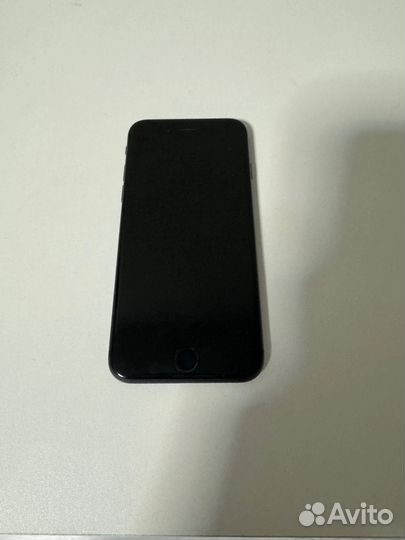iPhone 8, 64 ГБ