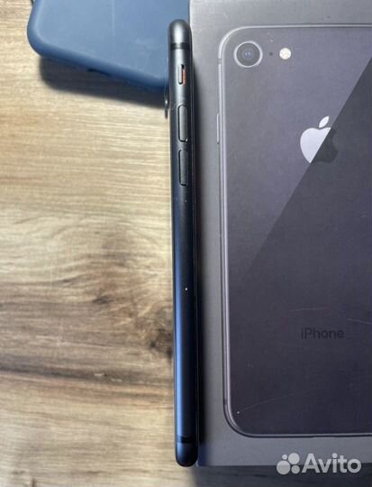 iPhone 8, 64 ГБ