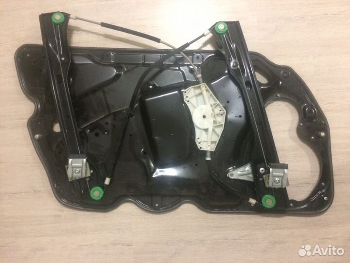 Стеклоподъемник Passat B7 передний правый