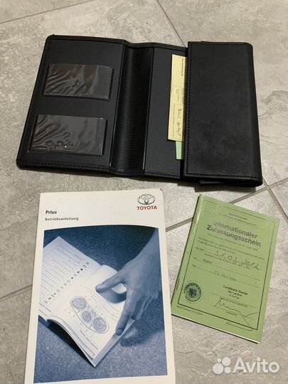 Книга эксплуатации Toyota Prius