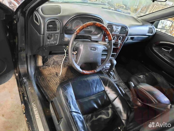 Торпедо Вольво S40 (VS)