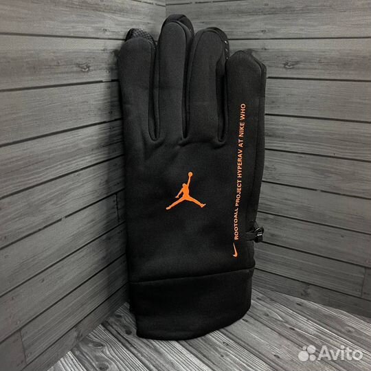 Перчатки Nike