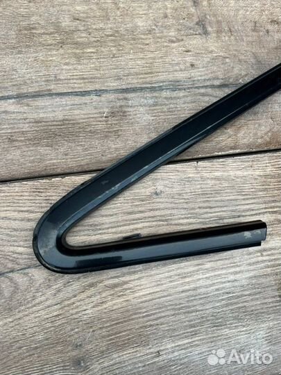 Молдинг форточки передний левый Honda Civic 4D 1.3