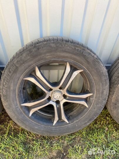 Колеса на Toyota RAV4 Michelin 225/60 R18