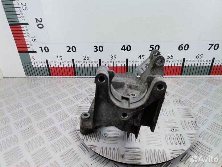 Кронштейн генератора Ford Focus 1