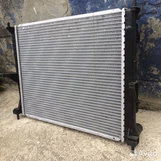 Продаю радиатор nissan note