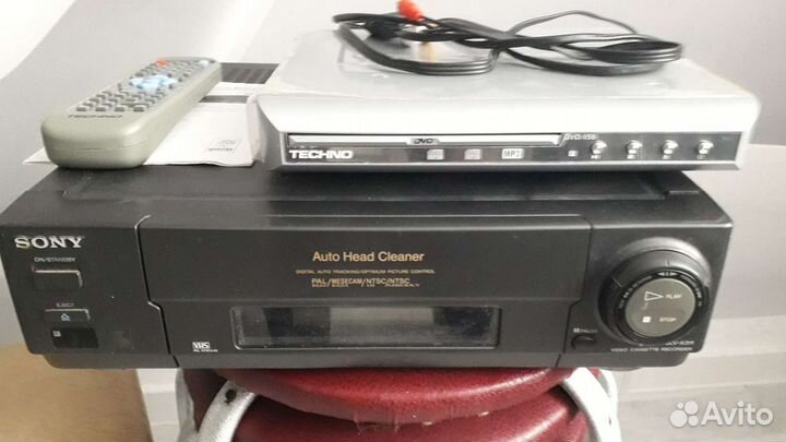Видеомагнитофон +dvd плеер
