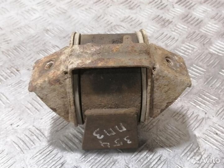 Опора двигателя правая Volkswagen Passat b3 b3