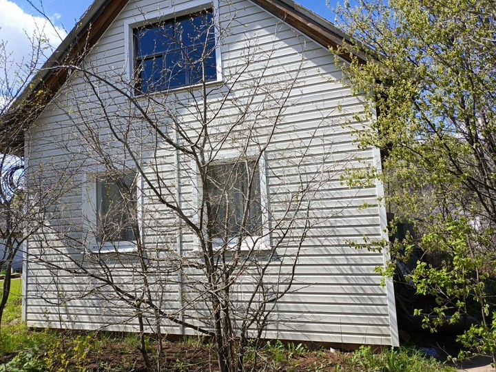 Дом 35 м² на участке 8 сот.