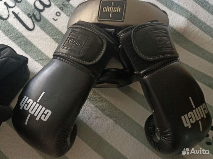 Шлем для кикбоксинга детский и перчатки