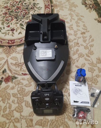 Прикормочный кораблик V020 с GPS на 40 точек