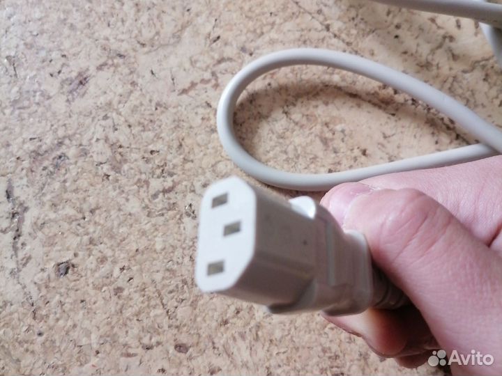 Кабель для компьютера