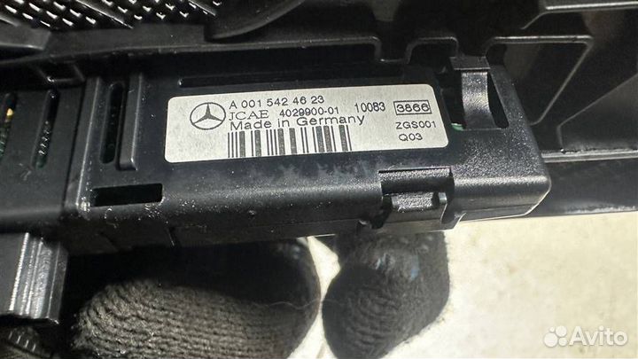 Решетка в торпедо #:10755 Mercedes-Benz W204 C-C