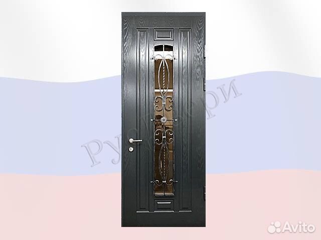 Металлическая входная дверь с окном и ковкой