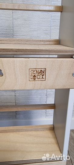 Книжная полка монтессори