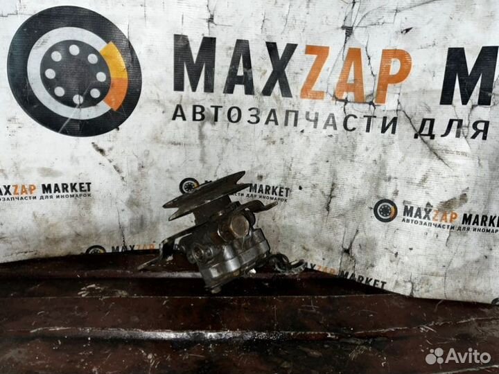 Насос гидроусилителя Nissan Serena 1996