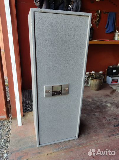Сейф металлический