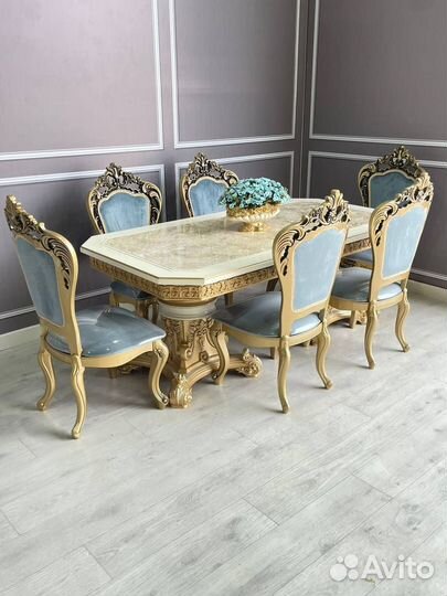 Кухонный стол и стулья