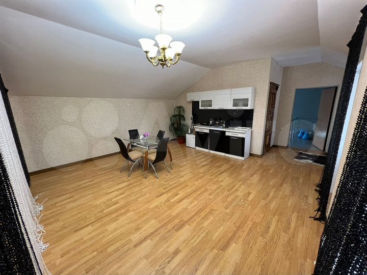 2-к. квартира, 120 м², 3/3 эт.