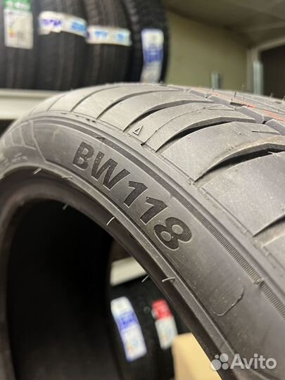 Bearway BW118 255/45 R21 132U