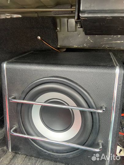 Сабвуфер активный