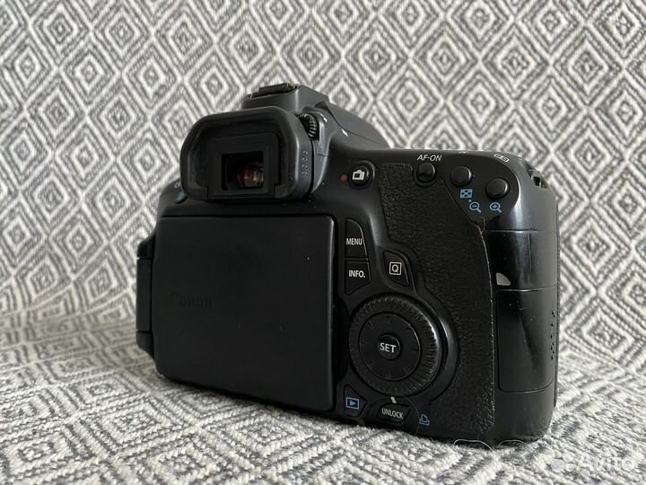 Зеркальный фотоаппарат canon 60d