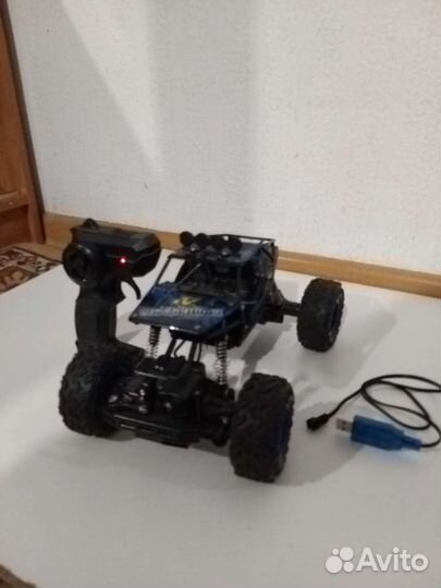 Машинки на пульте управления и дрон