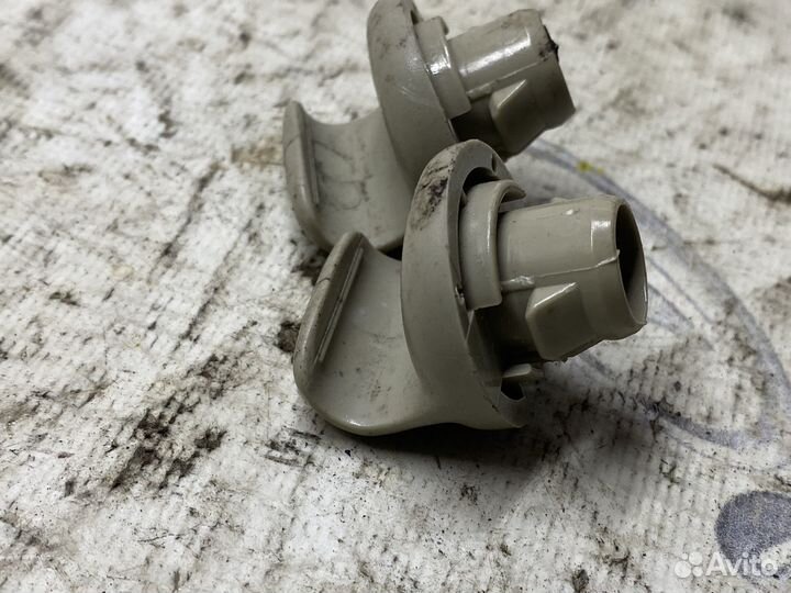 Крючок козырька nissan teana