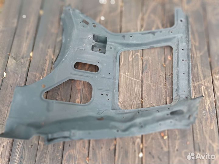 Усилитель заднего крыла Honda HRV Хонда Шрв