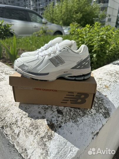 Кроссовки женские new balance 1906r