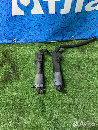 Форсунка омывателя фар левая Mercedes-Benz E-Class