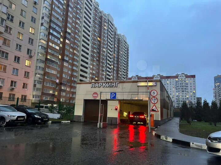 Машиноместо, 14 м²
