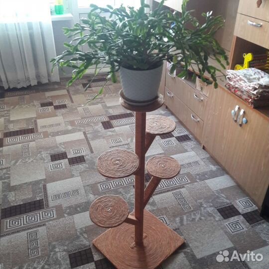 Подставка под цветы