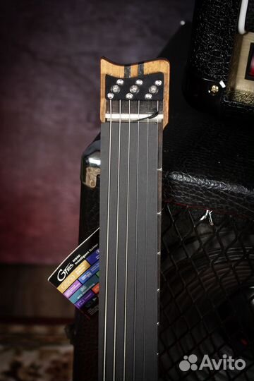 Электрогитара безголовая gtrs W800 +комплект
