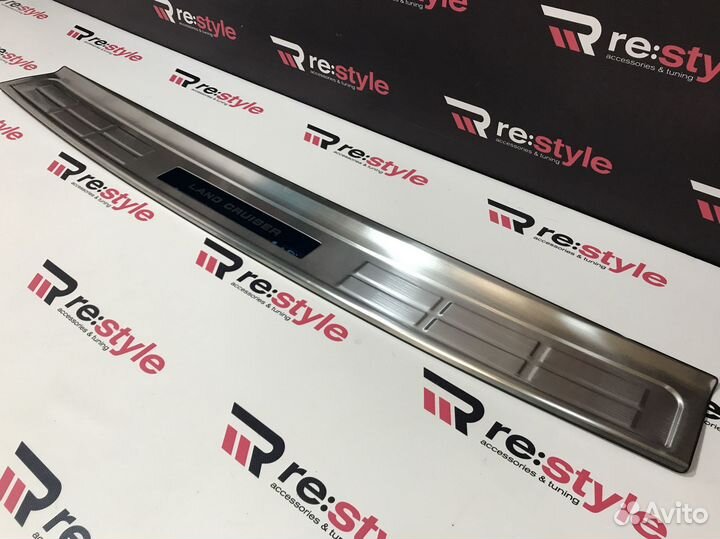 Накладка заднего бампера Land Cruiser 200 U220