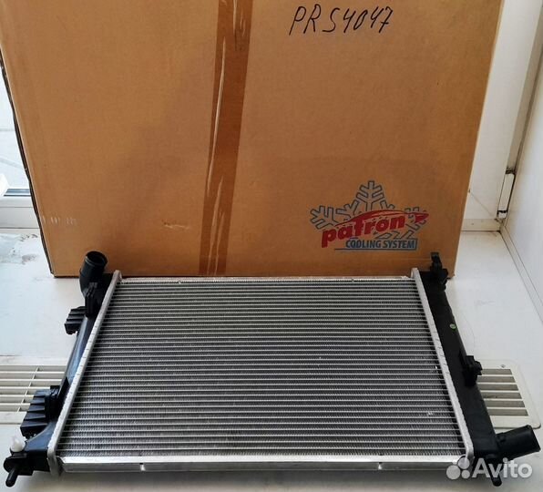 Радиатор двигателя Kia Rio 3/ Hyundai Solaris 4