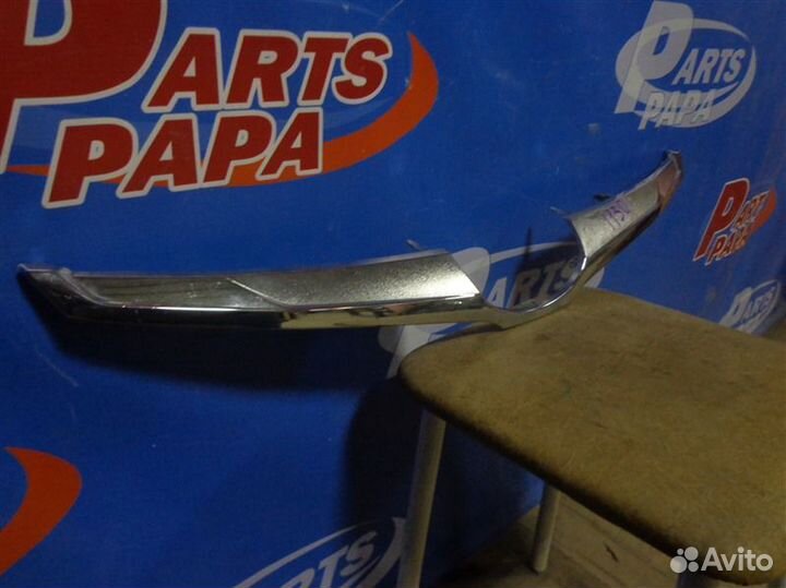 Молдинг решетки радиатора Subaru Legacy Outback