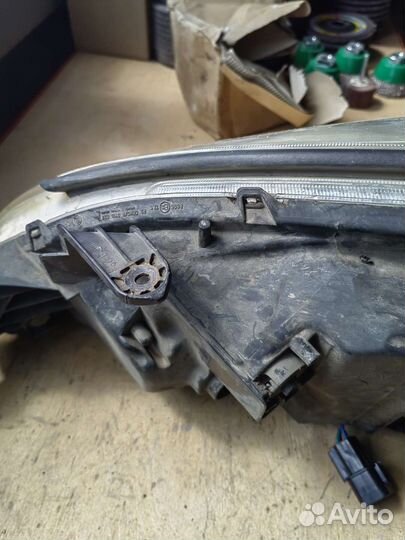 Фара правая Mitsubishi lancer 9