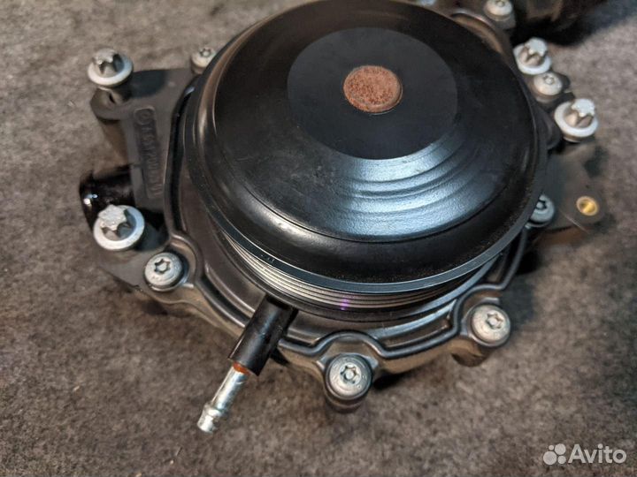 Водяная помпа Mercedes-Benz GLE W166 2015