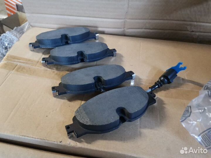 Колодки тормозные передние Skoda Octavia A7