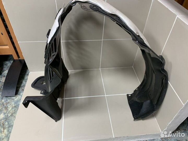 Локер передний правый Lexus Lx570