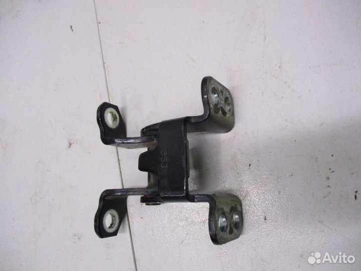 Петля двери багажника Suzuki Grand Vitara 2 (JT)