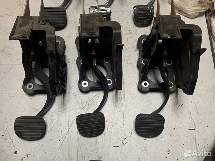 Педаль тормоза Renault laguna 3